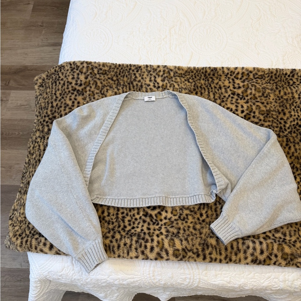 TNA Gramercy Shrug in Heather Chrome